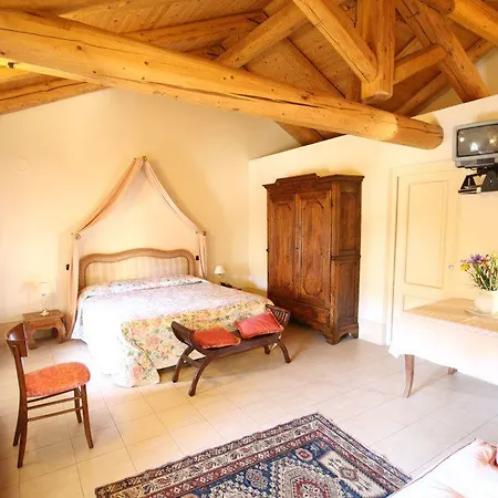 Fior Di Farine Bed and Breakfast 4*